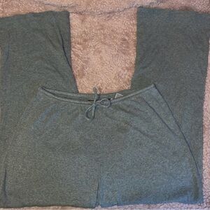 Eddie Bauer Wide Leg Pants in Heather Gray